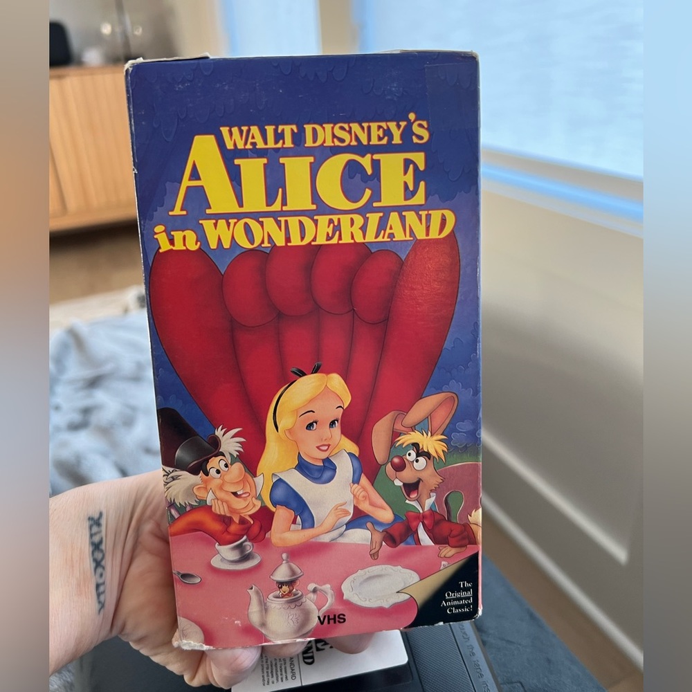 Disney Alice in Wonderland VHS Tape